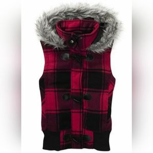 Girls junior size OP vest with faux fur lined hood